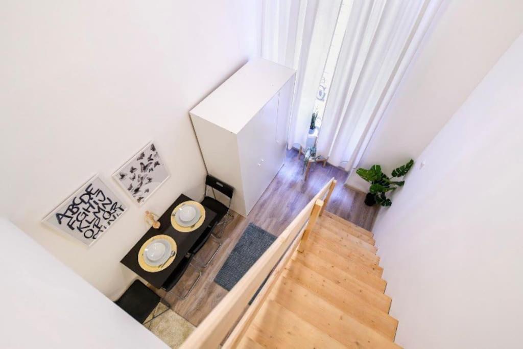 1 Bedroom Flat In Nyar Str., Central Budapest Exteriör bild